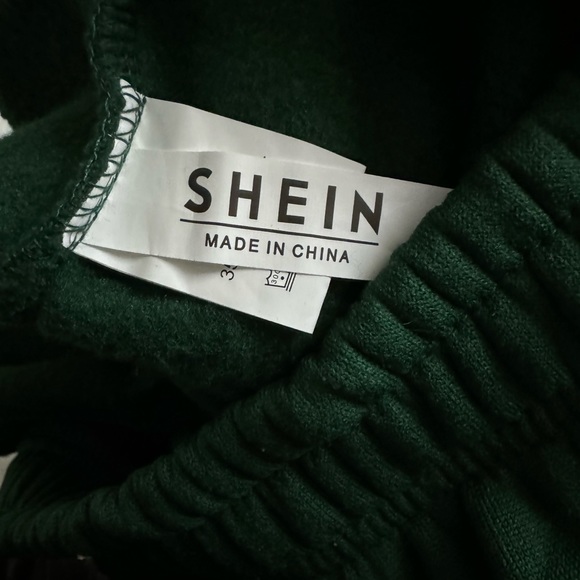 *Lightly Worn* Green Fleece Sweats, Cinched Ankle - Picture 5 of 6